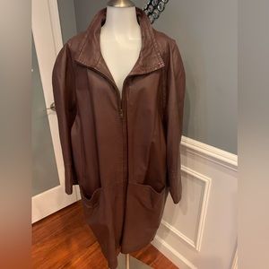 Etinne Aigner leather coat in excellent condition size fit’s medium to X-Large